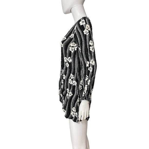 Express Black Floral Dress - Picture 3 of 9